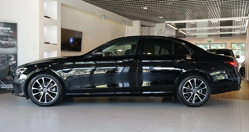 Mercedes-Benz Klasa E cena 197700 przebieg: 32700, rok produkcji 2022 z Stęszew małe 436